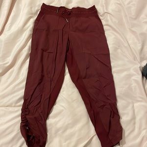 Lululemon dance studio crop